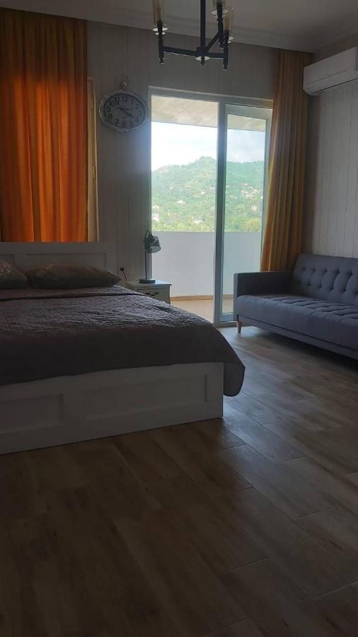 Жемчужина У Моря Batumi Esterno foto